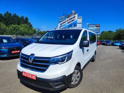 Renault Trafic III L2 2.0 dCi 150ch Energy S&S 9 places 23500€ HT