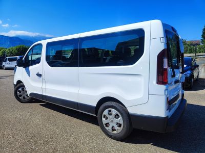 Renault Trafic III L2 2.0 dCi 150ch Energy S&S 9 places 23500€ HT