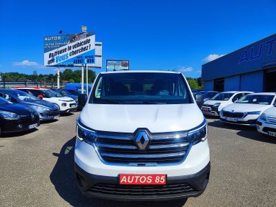 Renault Trafic III L2 2.0 dCi 150ch Energy S&S 9 places 23500€ HT