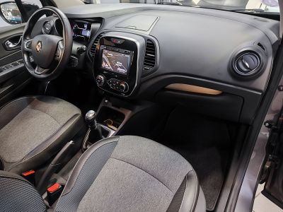 Renault Captur I (J87) 1.2 TCe 120ch Stop&Start energy Intens Euro6 2016