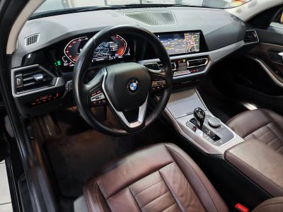 BMW Série 3 318dA MH 150ch Business Design